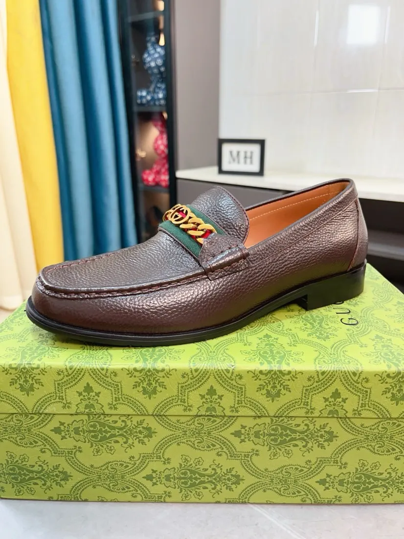 Men's shoes 💰500🌹🌹Niuli [GUCCI Gucci] A new style of formal men's leather shoes is coming~ The original quality upper is made of patent leather imported from Italy, the leather is soft and delicate, comfortable and soft first-layer cowhide lining, rubber wear-resistant outsole, the shoe shape is dignified and domineering, and the luxury charm cannot be concealed! The natural and free nouveau riche leads the trend. Code number: 38-44